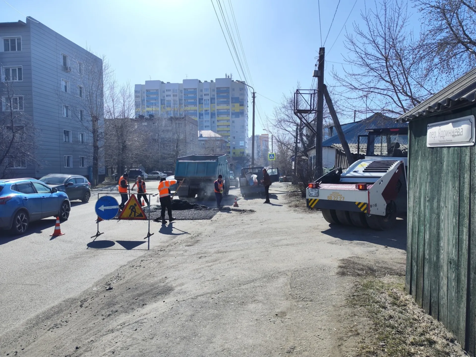 Подрядчики водоканала начали асфальтировать участки, на которых проходил ремонт в Барнауле Подрядчики водоканала начали асфальтировать участки, на которых проходил ремонт в Барнауле