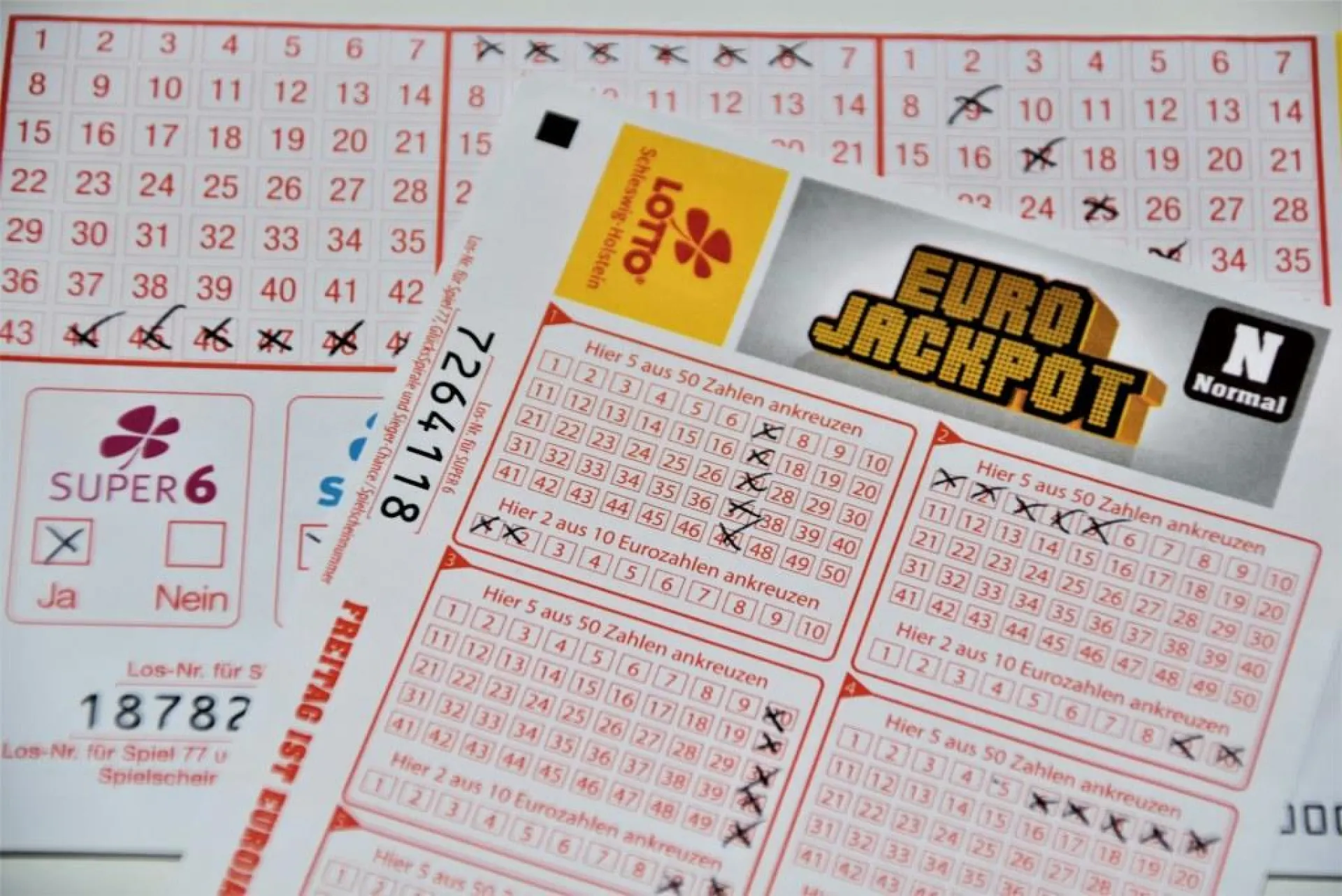 Продавщица лотерейных билетов присвоила себе чужие выигрыши в Бийске Продавщица лотерейных билетов присвоила себе чужие выигрыши в Бийске
