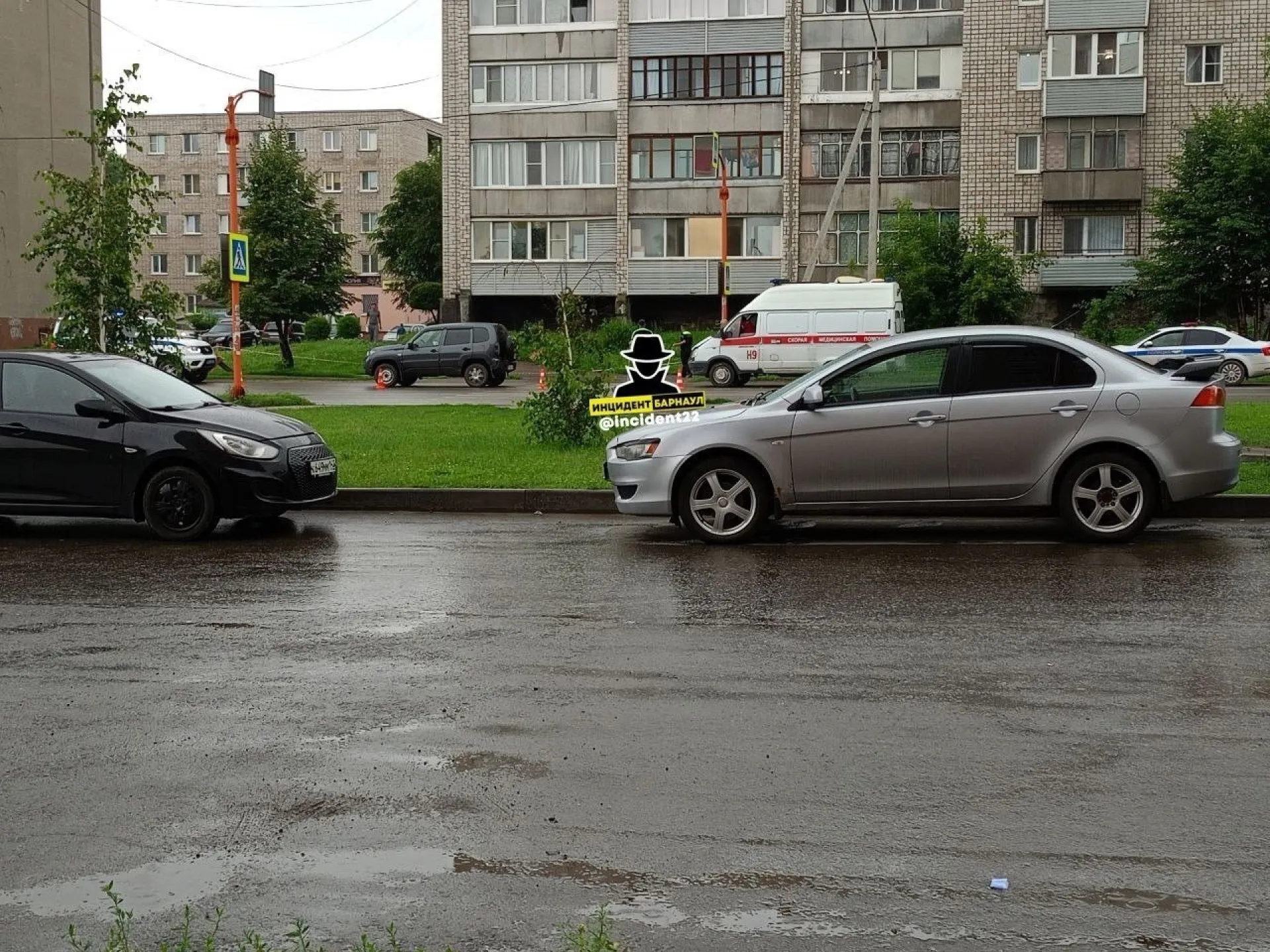 Четырехлетнего ребенка вместе с мамой сбили в Новоалтайске