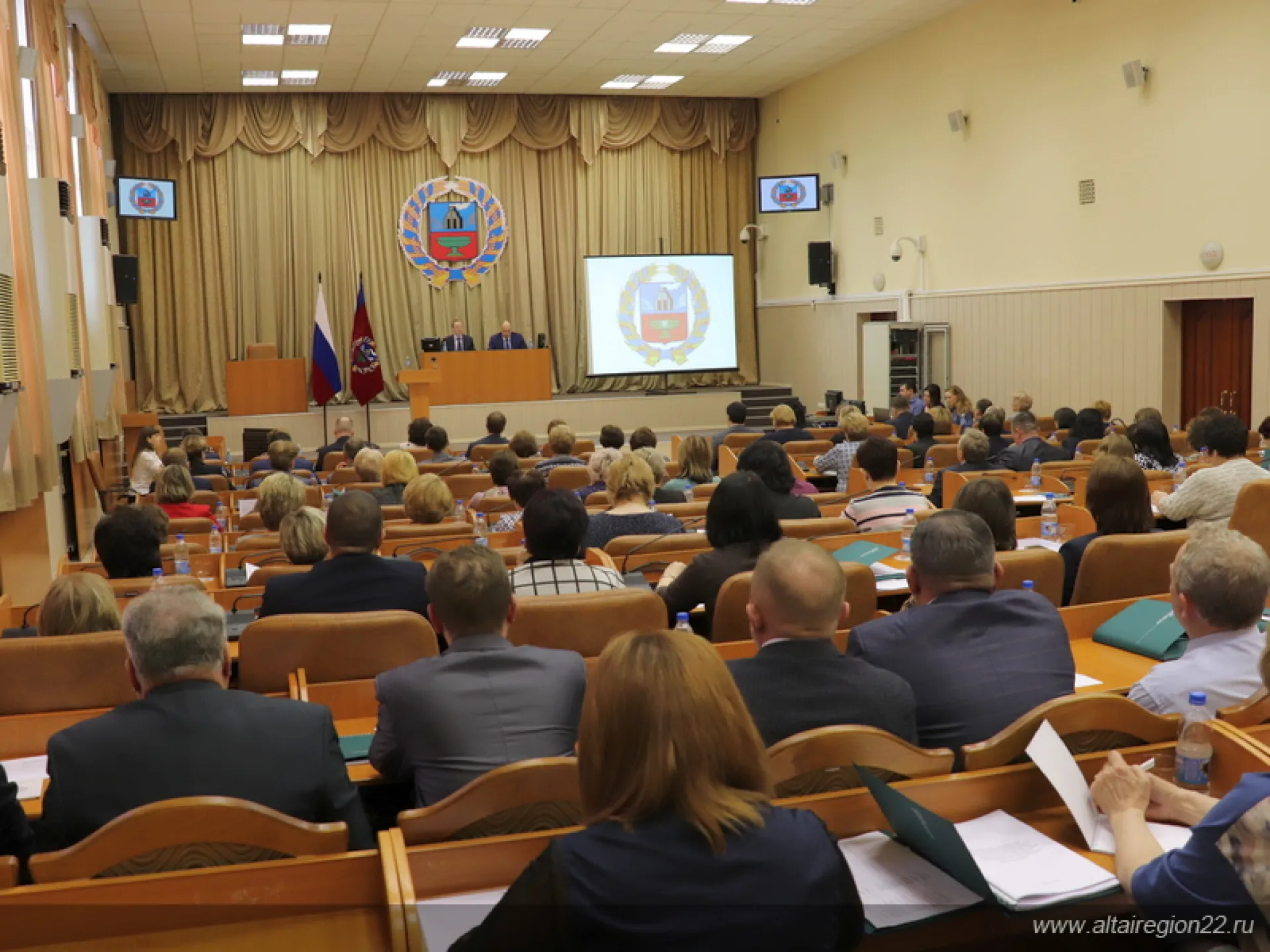 Губернатор Виктор Томенко поставил задачи перед финансовыми органами Алтайского края на 2019 год