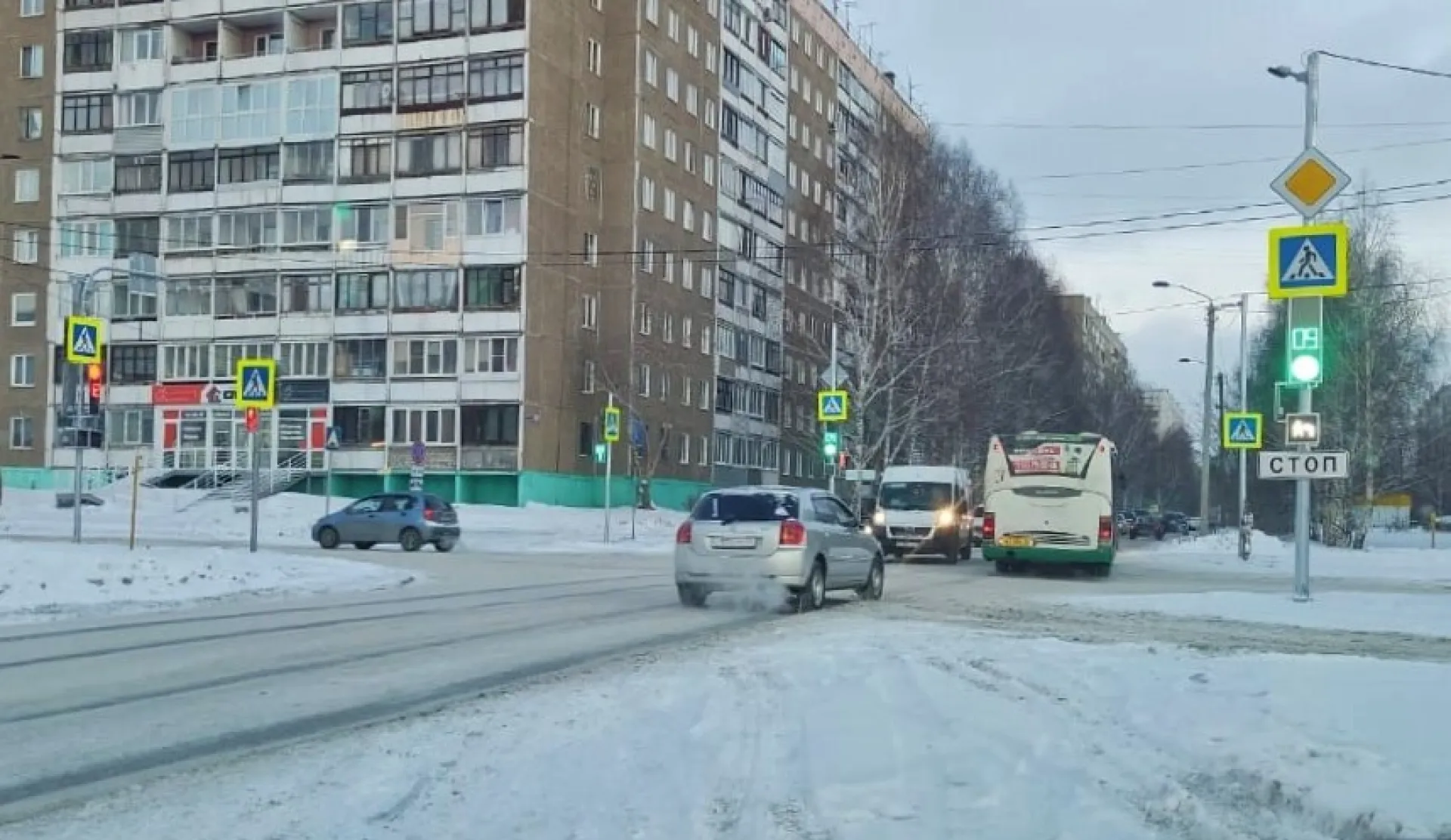 Новый светофор установили на перекрёстке в Барнауле