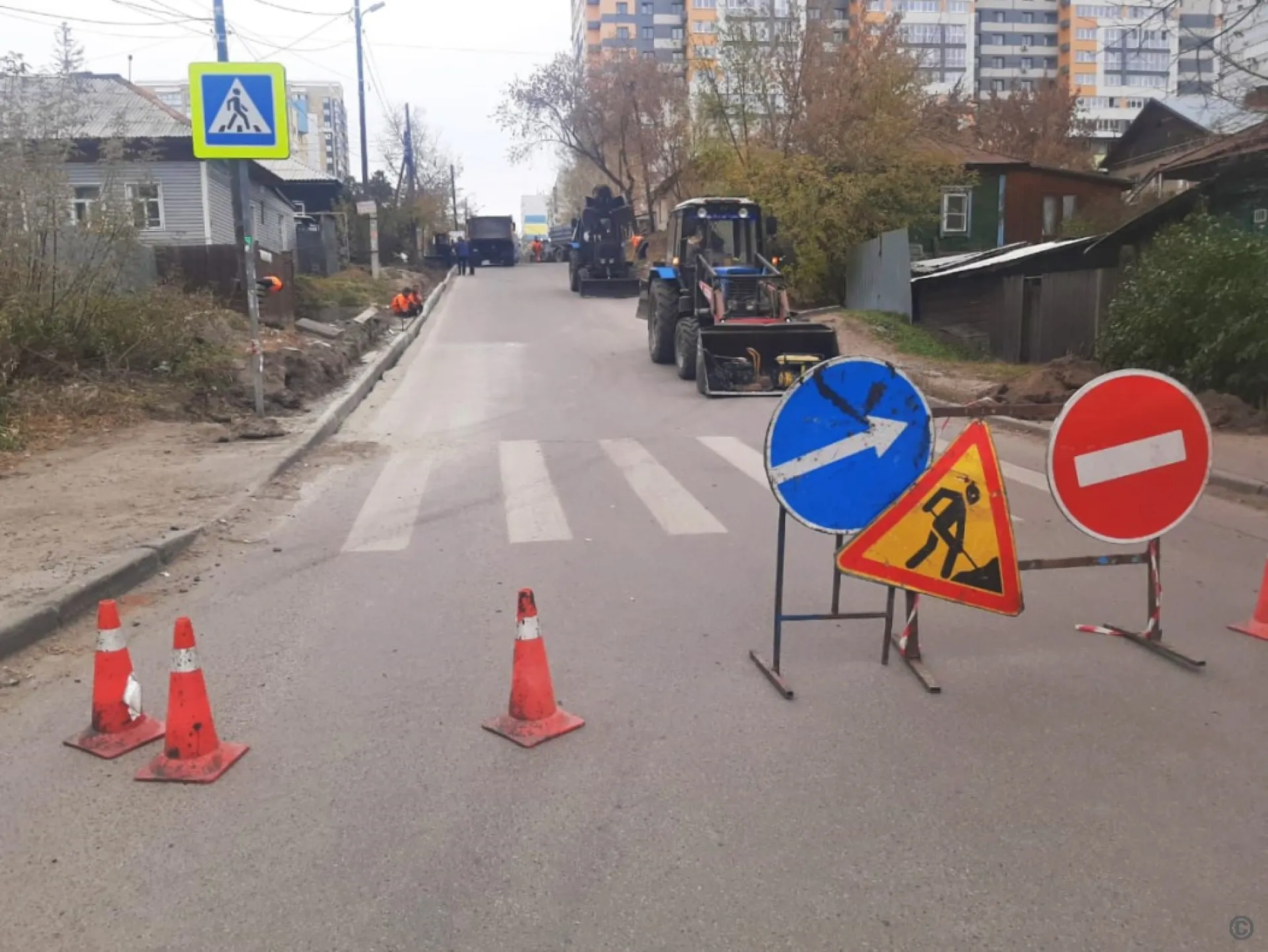 Тротуар начали строить в переулке Ядринцева в Барнауле