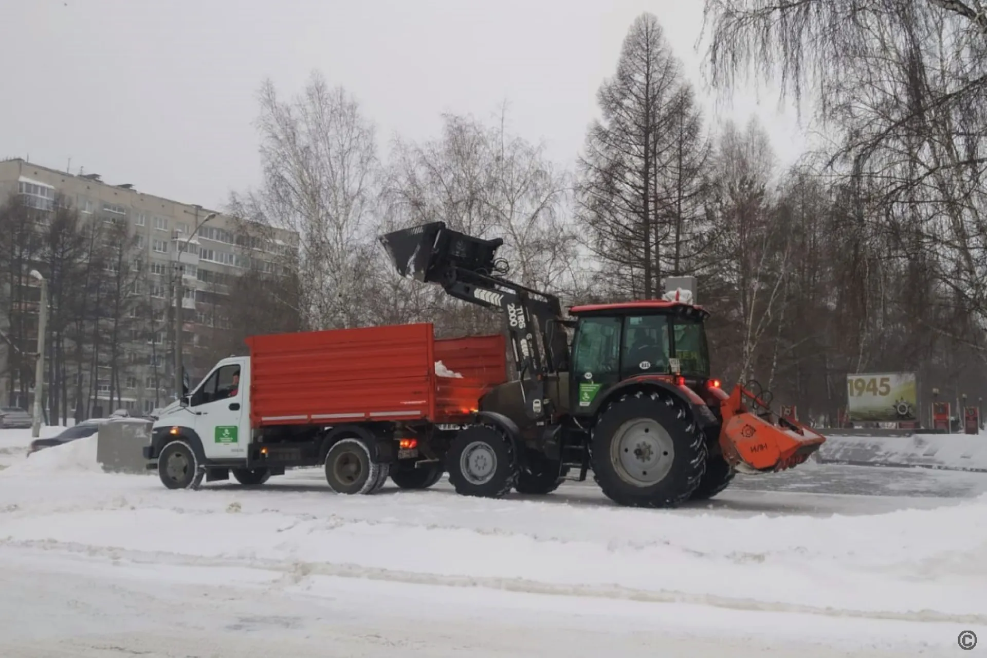 Более 22 тысяч кубометров снега вывезли из Барнаула за выходные