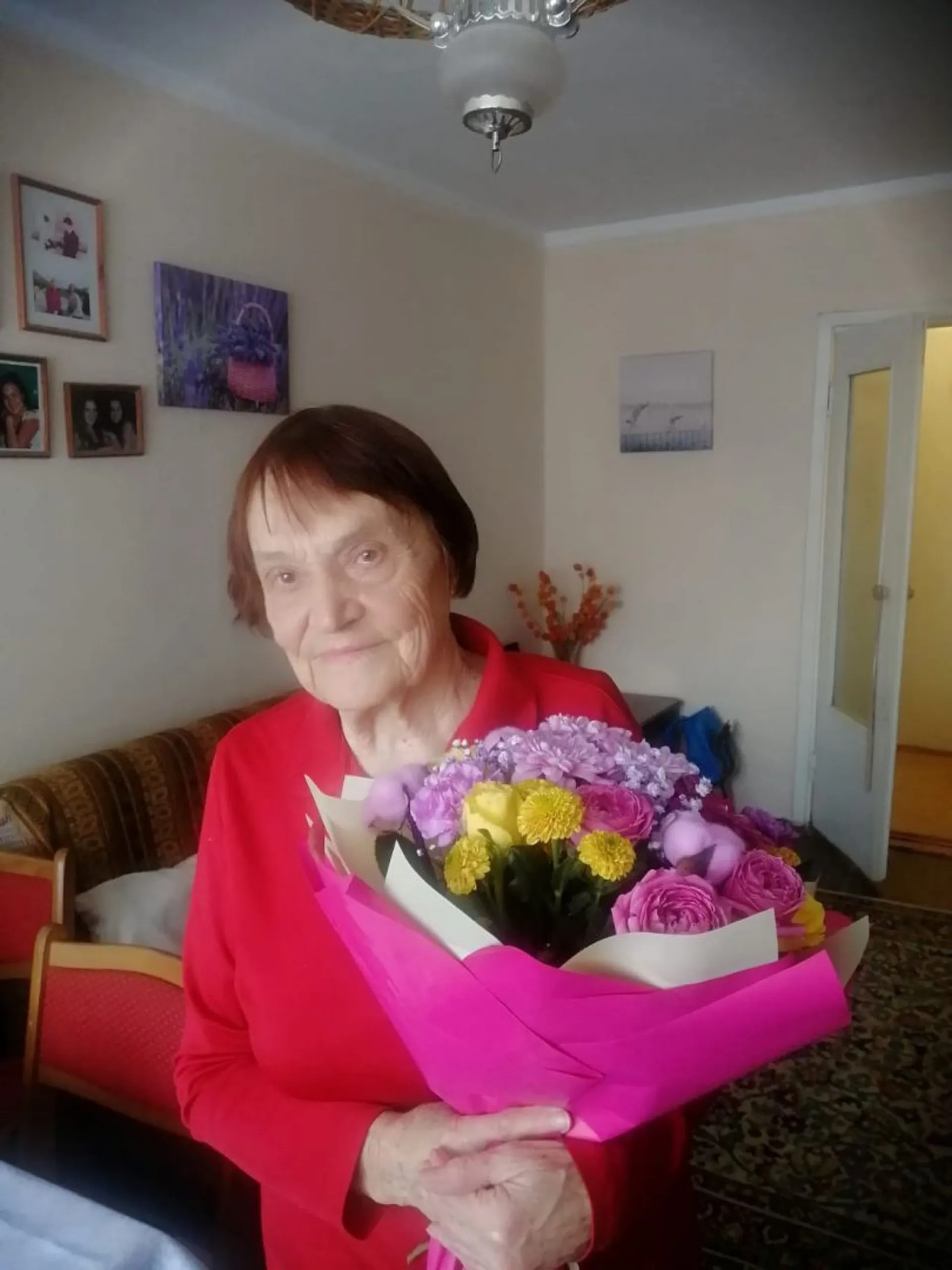 90-летний юбилей отметила учительница из Барнаула 90-летний юбилей отметила учительница из Барнаула