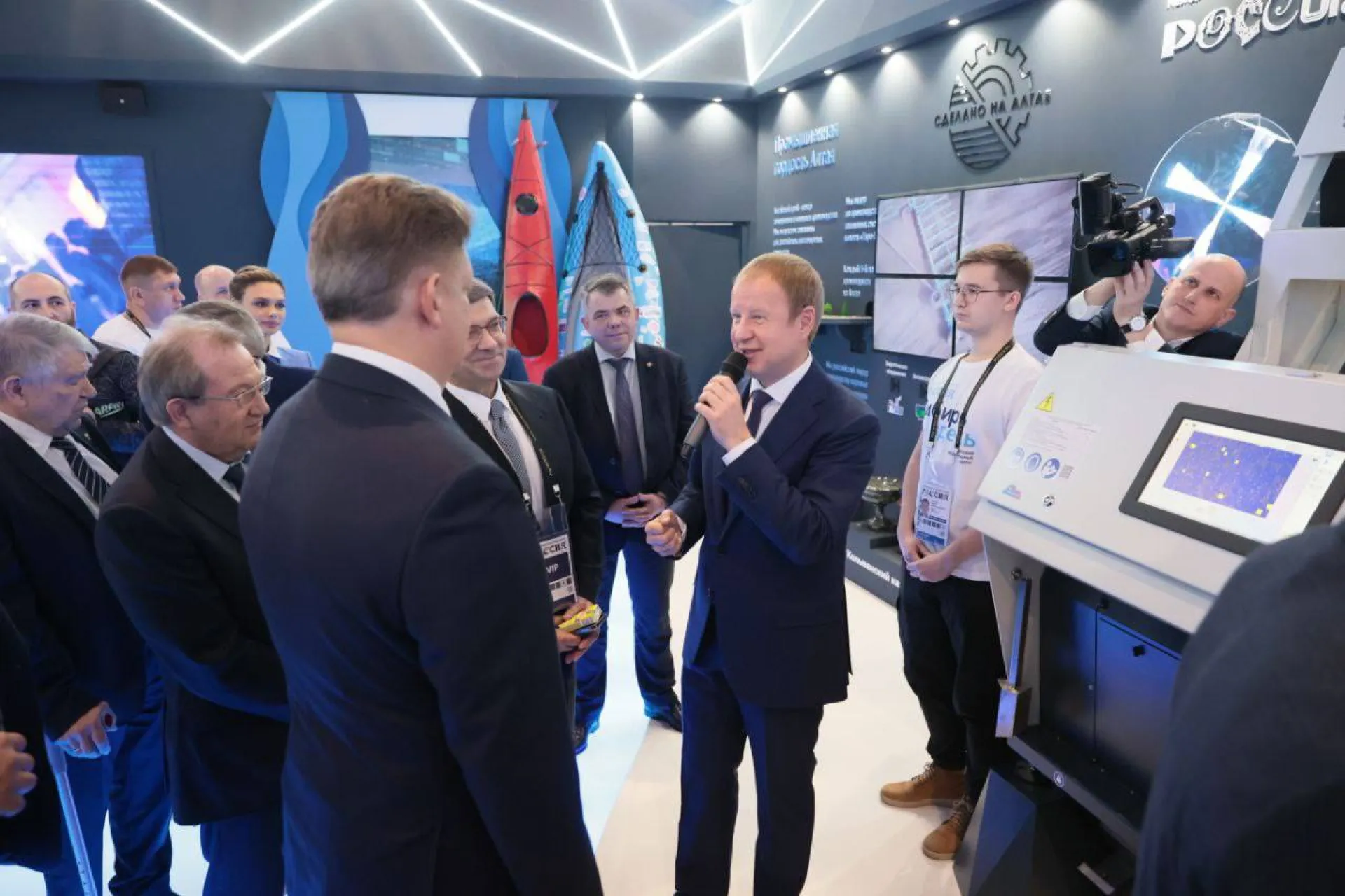 Губернатор Виктор Томенко провёл презентацию Алтайского края в рамках Дня Сибирского федерального округа на выставке «Россия»