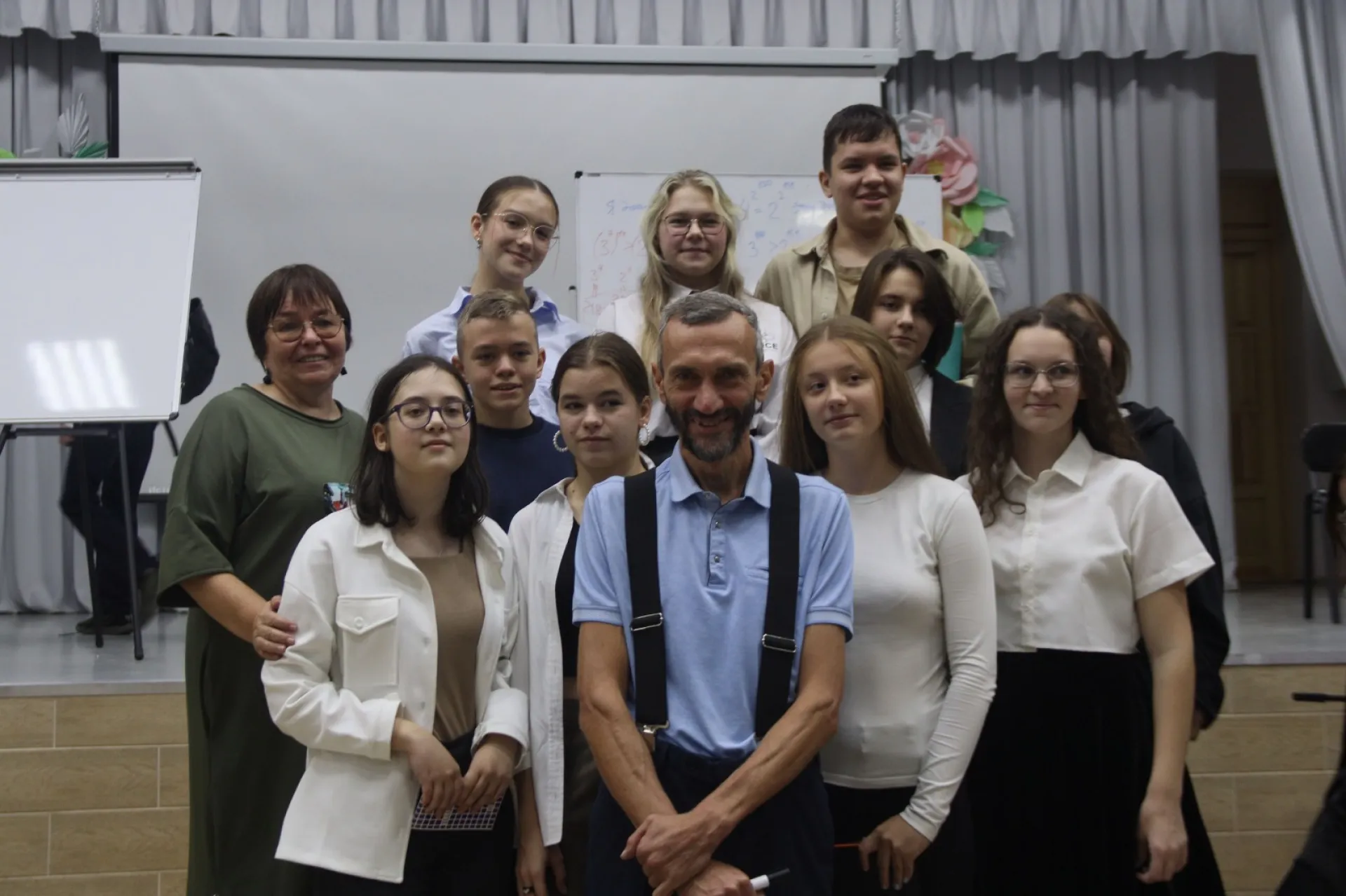 Известный математик Алексей Савватеев выступил с лекцией в Бийском лицее Известный математик Алексей Савватеев выступил с лекцией в Бийском лицее