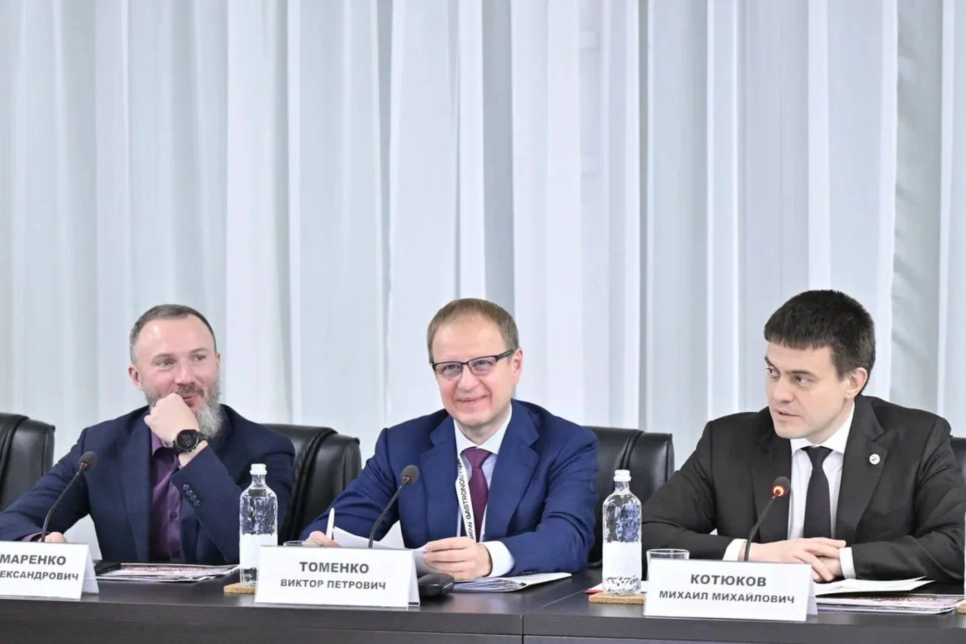 Губернатор Алтайского края Виктор Томенко принял участие в заседании Межрегиональной ассоциации экономического взаимодействия «Сибирское соглашение» Губернатор Алтайского края Виктор Томенко принял участие в заседании Межрегиональной ассоциации экономического взаимодействия «Сибирское соглашение»