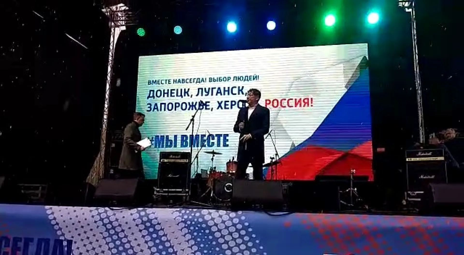«Цените и уважайте друг друга»: Григорий Лепс выступил на площади Сахарова в Барнауле «Цените и уважайте друг друга»: Григорий Лепс выступил на площади Сахарова в Барнауле