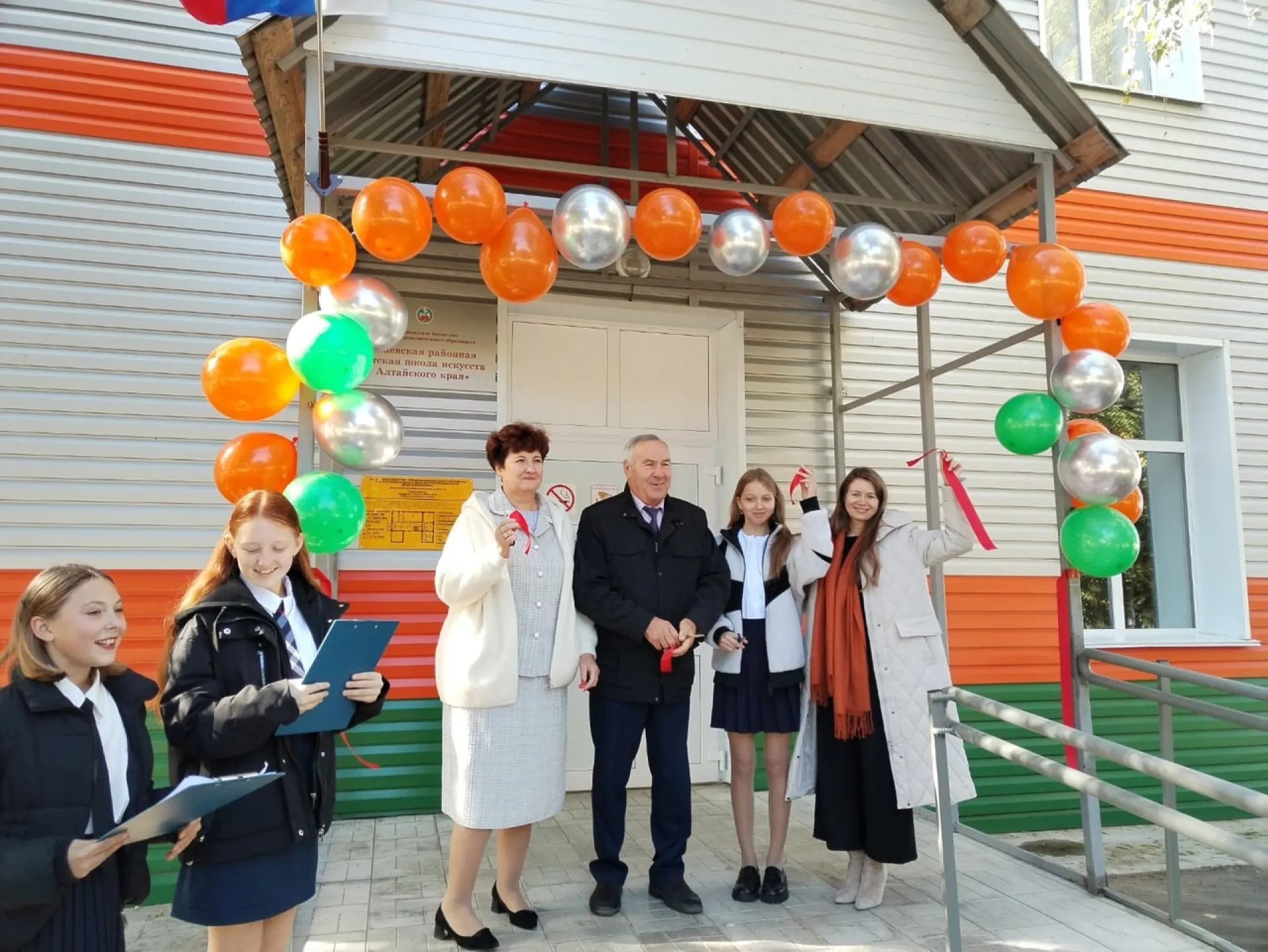 Сразу два учреждения культуры открыли после ремонта в Баевском районе