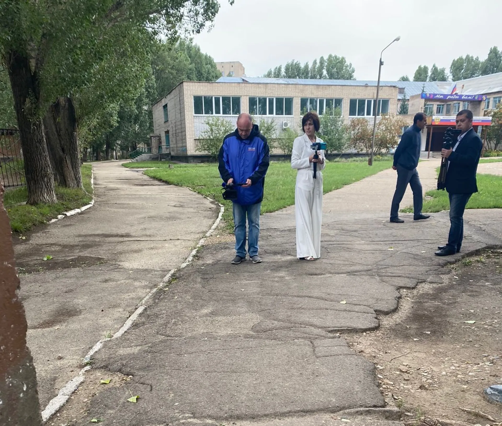 Общественники заинтересовались некачественными тротуарами вблизи алтайских школ