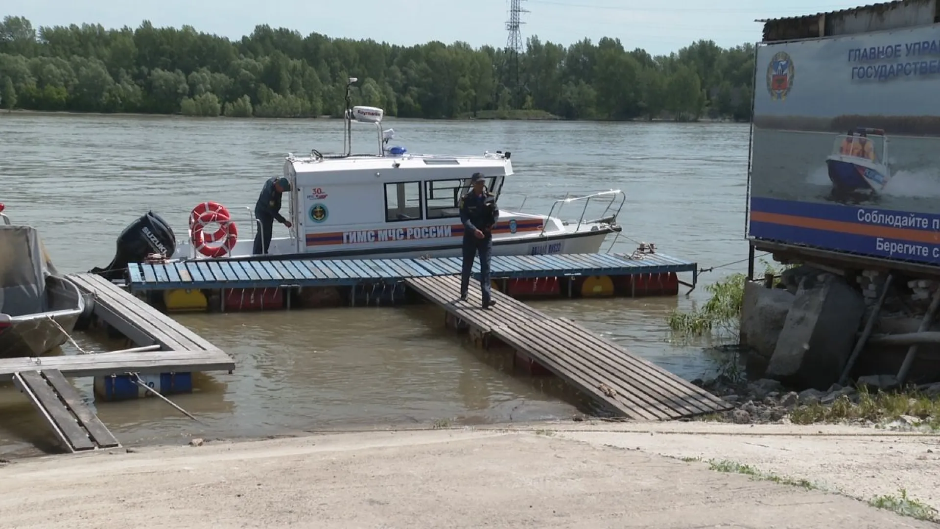 В Барнауле МЧС с наступлением жары усилило контроль за безопасностью на водоемах