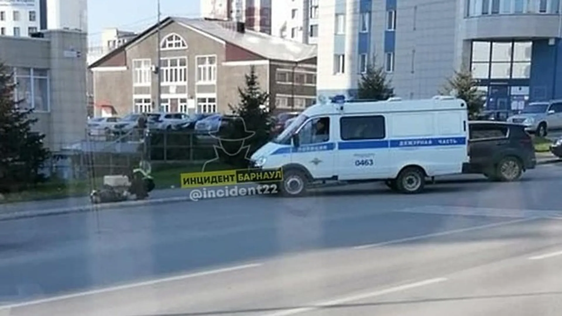 Соцсети: в Барнауле прямо на тротуаре умер мужчина