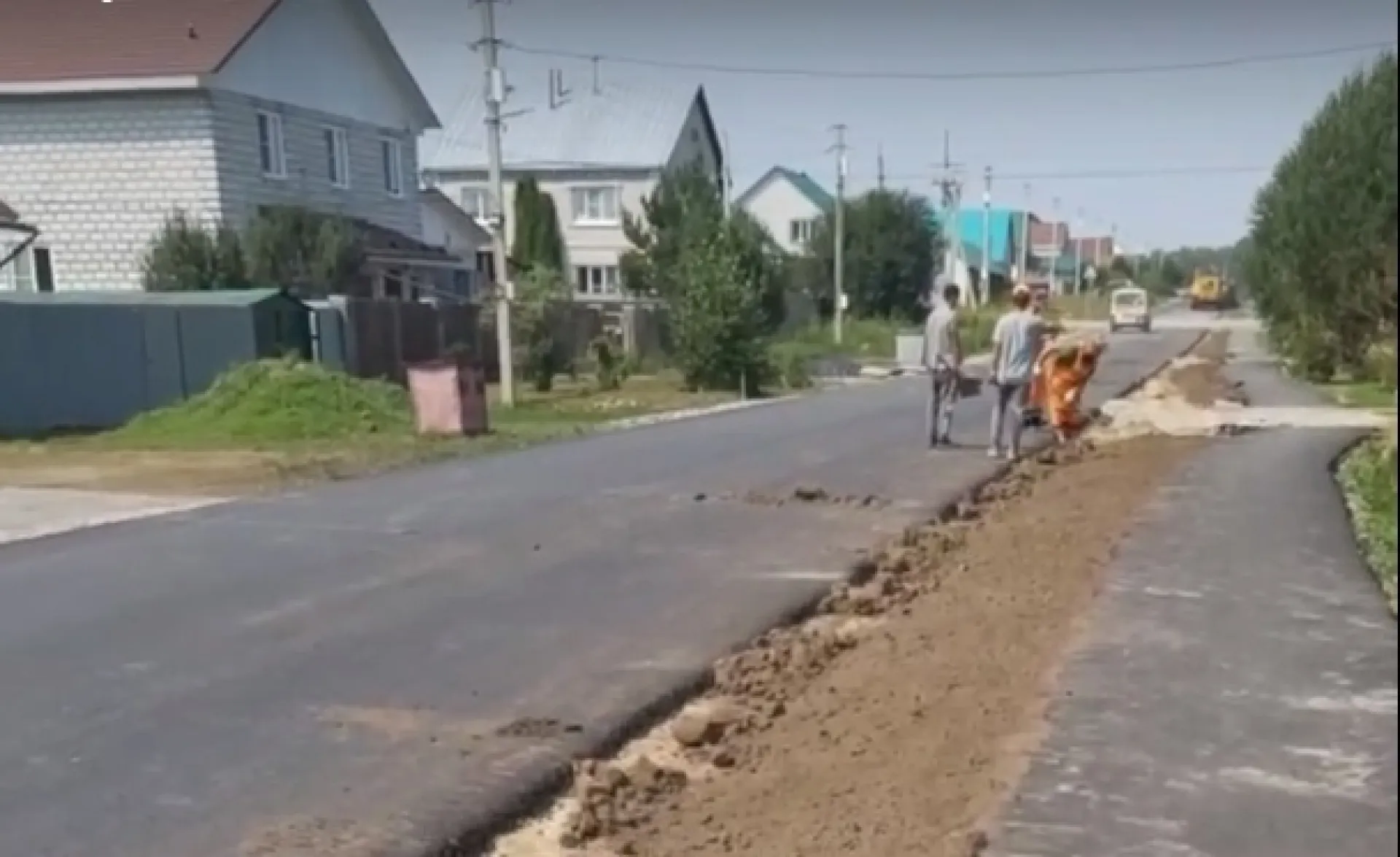 Дорожники закопали ливнёвку в Барнауле