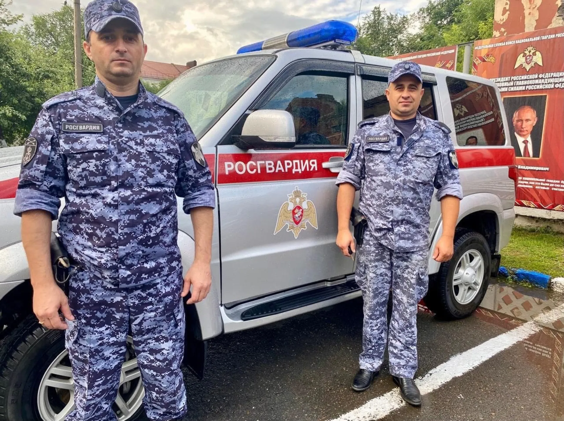 Росгвардейцы оказали первую помощь пострадавшему в ДТП бийчанину Росгвардейцы оказали первую помощь пострадавшему в ДТП бийчанину