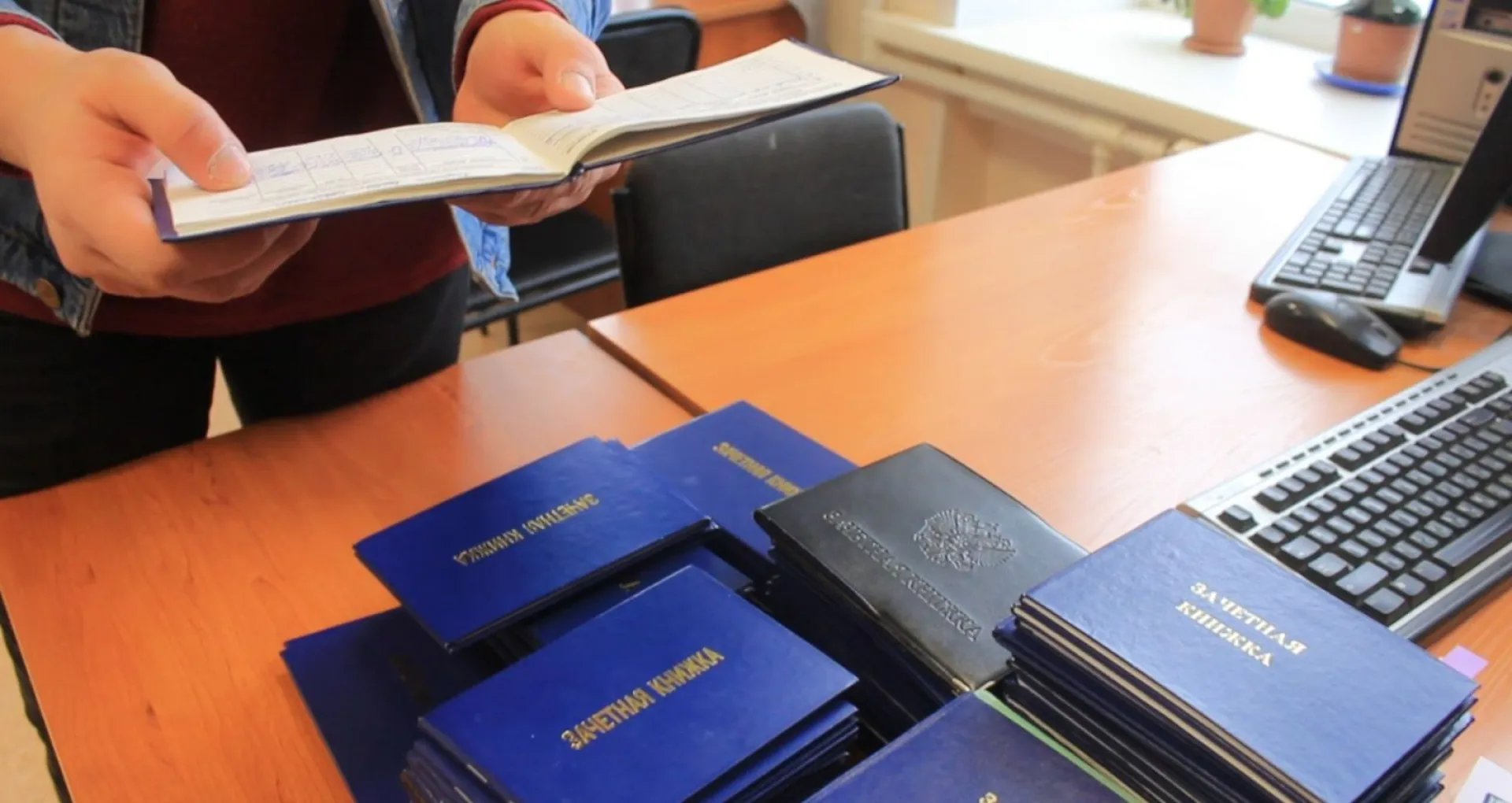 На госслужбу по фальшивому диплому: житель Суетского района попался на обмане