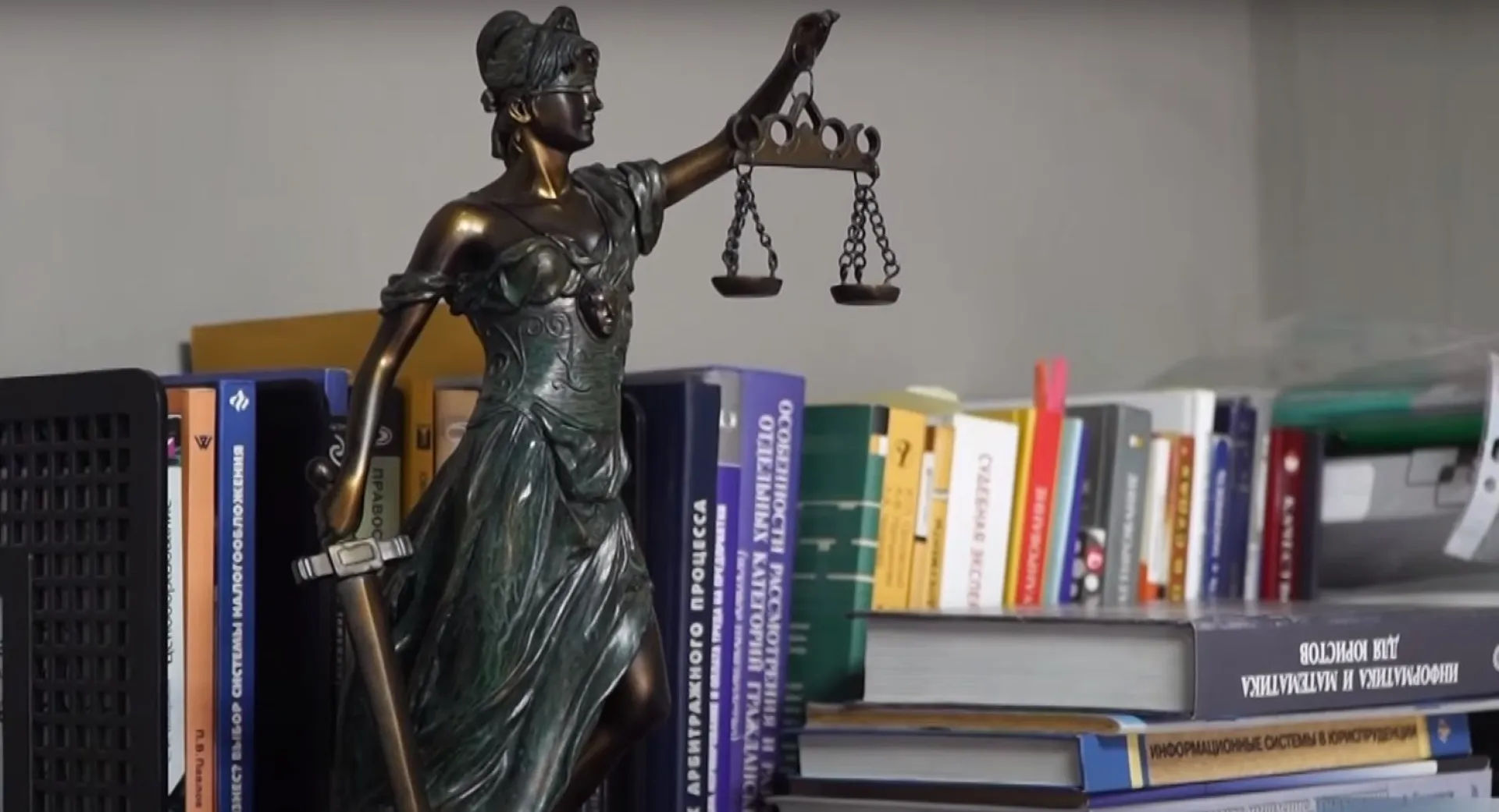 Конфисковать имущество за дискредитацию армии предложили в Госдуме