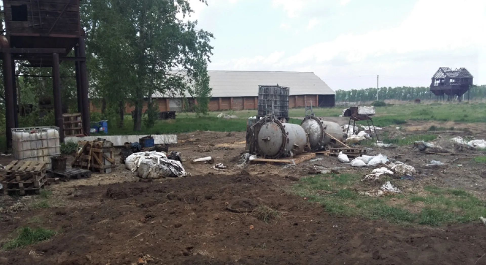 Опасные химические вещества обнаружили в почве Тальменского района