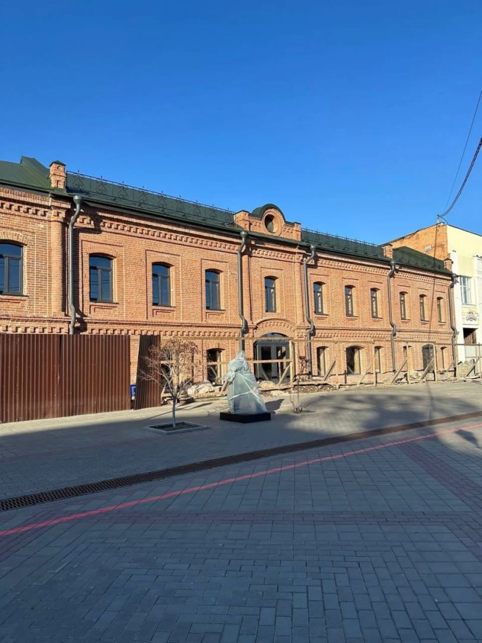 Новый арт-объект установили в исторической части Барнаула