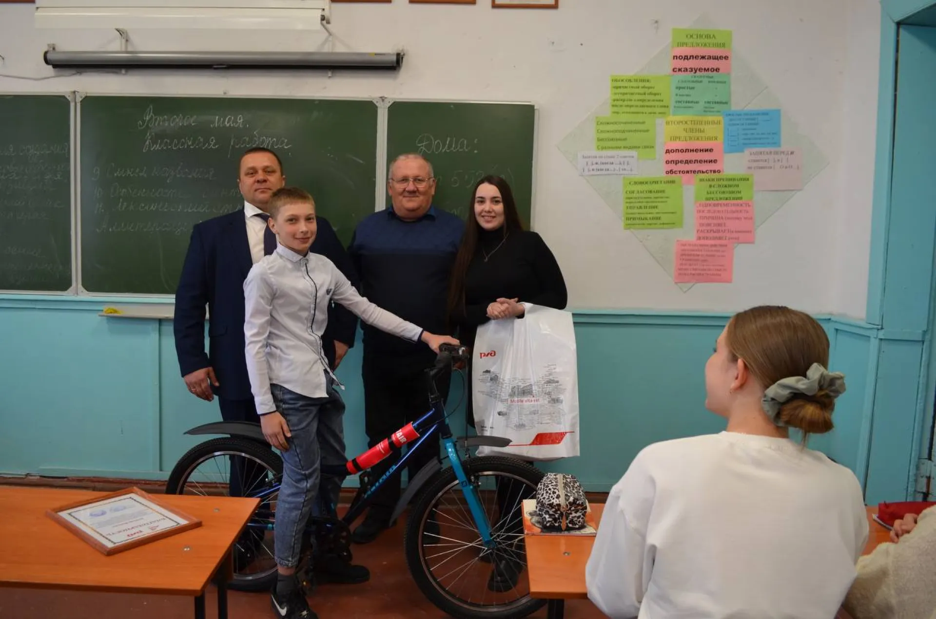 Школьник предотвратил столкновение поезда с автомобилем в Алтайском крае