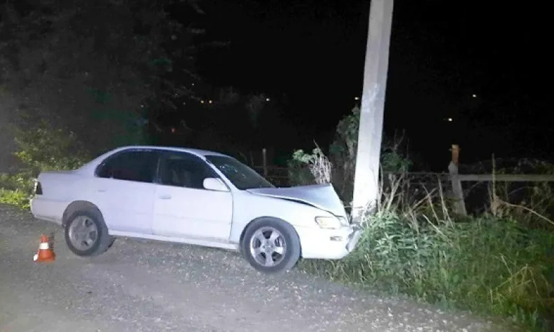 Молодой водитель врезался в опору ЛЭП на Алтае