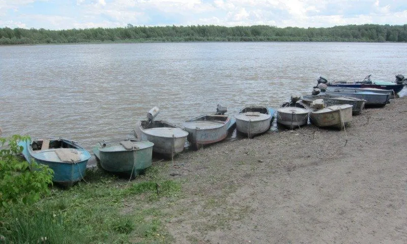 Братья из Алтайского края дважды неудачно пытались угнать лодку