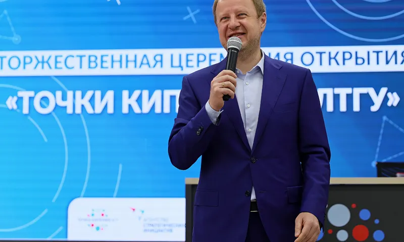Виктор Томенко выступил на открытии первой в Алтайском крае «Точки кипения»