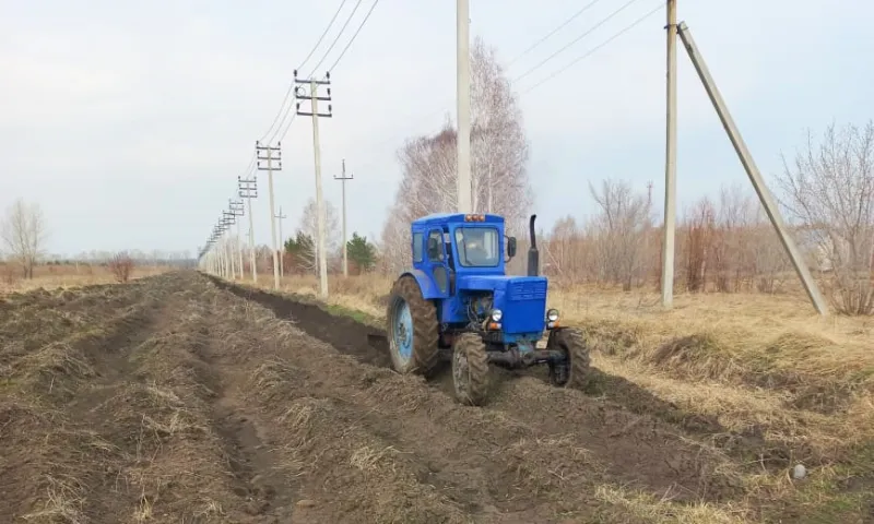 167 километров противопожарных полос проложат в пригородных поселках Барнаула