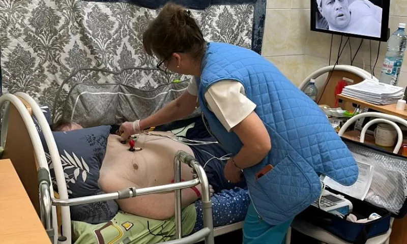 Врачи проверили здоровье более 70 маломобильных пенсионеров в Бийске
