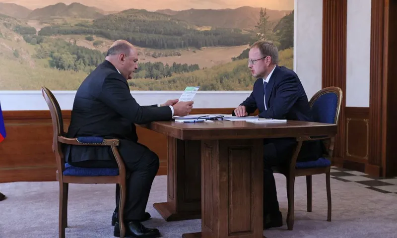 Виктор Томенко и Михаил Мишустин обсудили программу социально-экономического развития Алтайского края