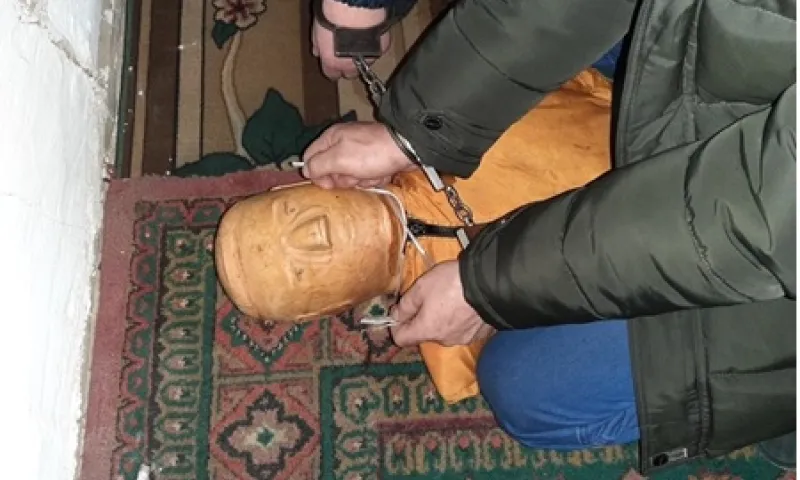 Житель алтайского края задушил свою жену, а после сообщил в полицию о её исчезновении