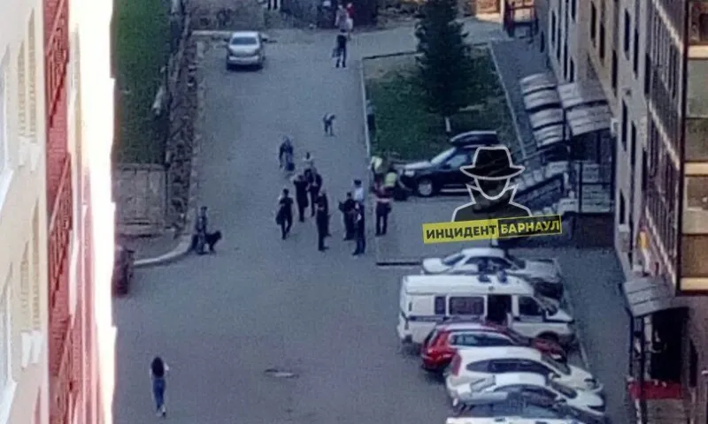 Соцсети: мужчину ударили ножом в Барнауле