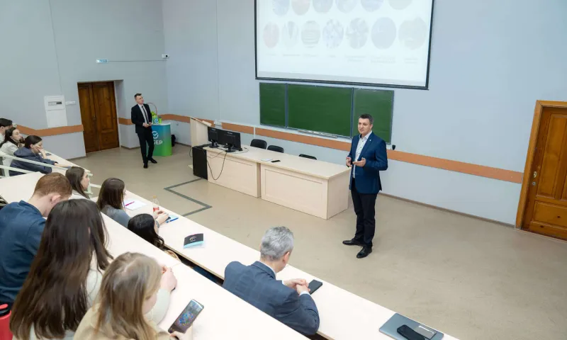 Сбер провел серию лекций в Сибири
