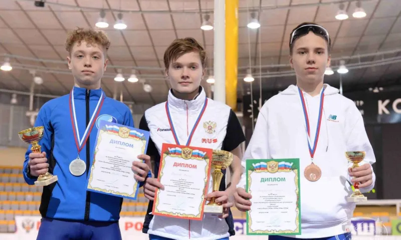 13-летний конькобежец из Барнаула победил на всероссийских соревнованиях