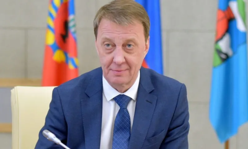 Глава Барнаула Вячеслав Франк оценил проект нового корпуса АлтГУ