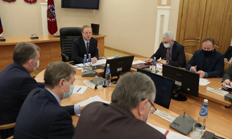 В региональном правительстве прошло совещание по очистке улиц от снега в Барнауле