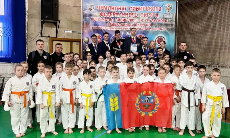 Алтайские борцы завоевали 47 медалей на чемпионате и первенстве Сибири в Омске
