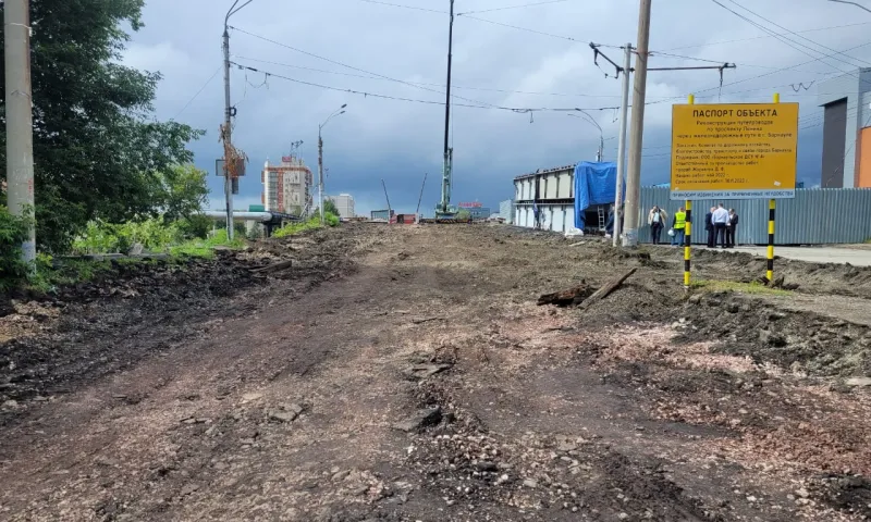 Подъезды к путепроводу начали монтировать на проспекте Ленина в Барнауле