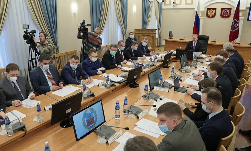 Выполнение поручений президента обсудили на заседании правительства Алтайского края