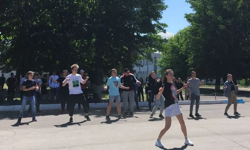 Танцевальный баттл, посвященный здоровому образу жизни, прошел в Барнауле