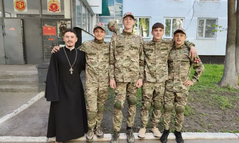 Абсолютным победителем Всероссийского турнира по армейской тактической стрельбе стала команда юношей из Алтайского края