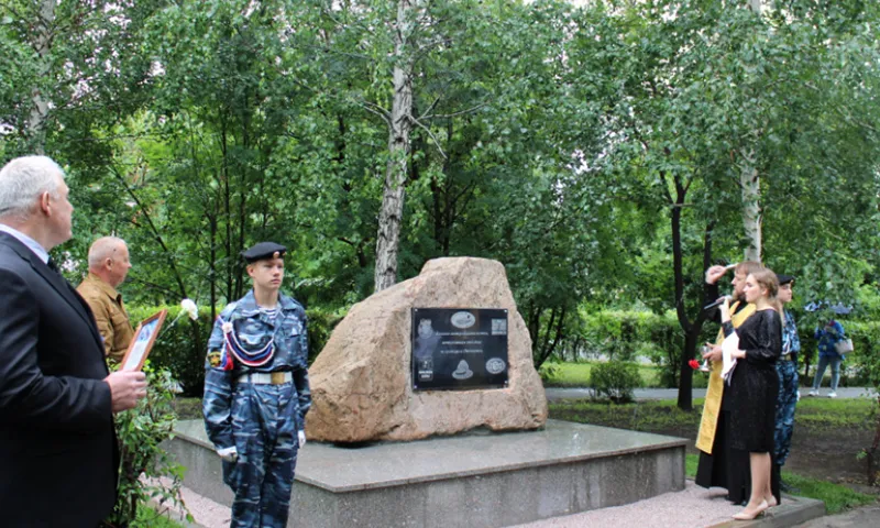 В Новоалтайске открыли памятник воинам-интернационалистам