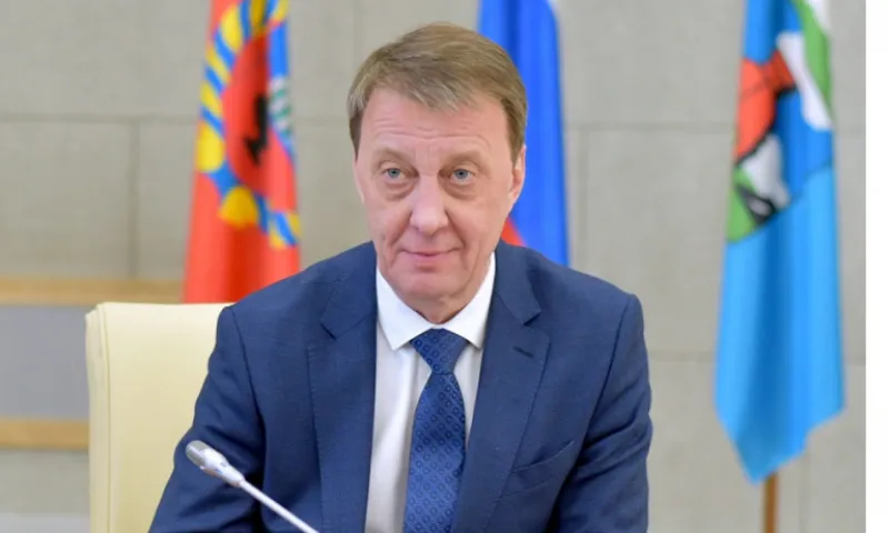 Мэр Барнаула Вячеслав Франк поздравил женщин с Днём матери