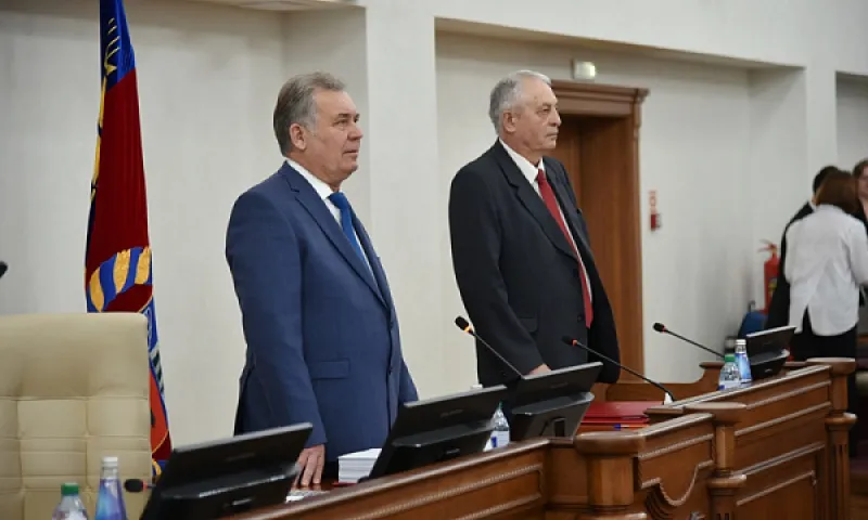 Сессии Алтайского краевого Законодательного Собрания будут начинаться с гимна Российской Федерации