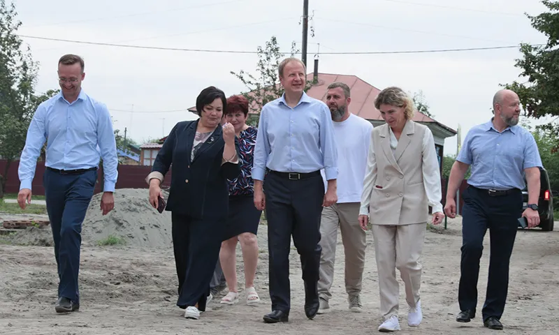 Губернатор Алтайского края Виктор Томенко посетил Зональный район с рабочим визитом 