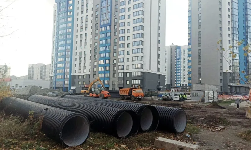 Ливневую канализацию строят на улице 65 лет Победы в Барнауле