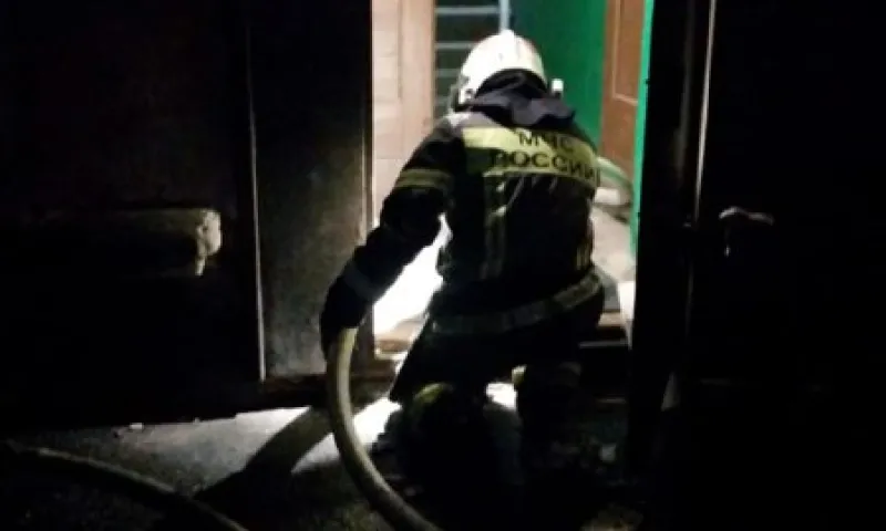 Пожар из-за горящих свечей произошел в Барнауле 