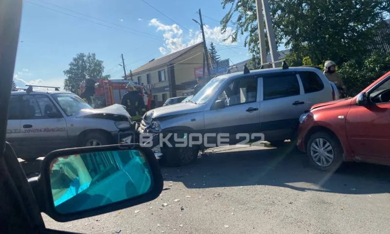 Массовое ДТП произошло в Барнауле