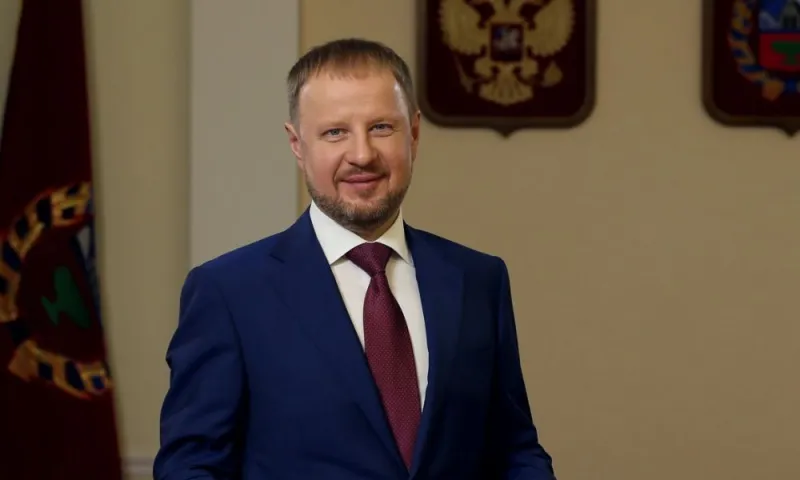 Виктор Томенко и председатель АКЗС Александр Романенко поздравили жителей Алтайского края с Днём молодёжи