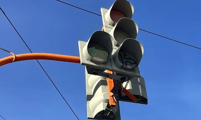 До 15:00 отключён светофор на одном из перекрёстков Барнаула