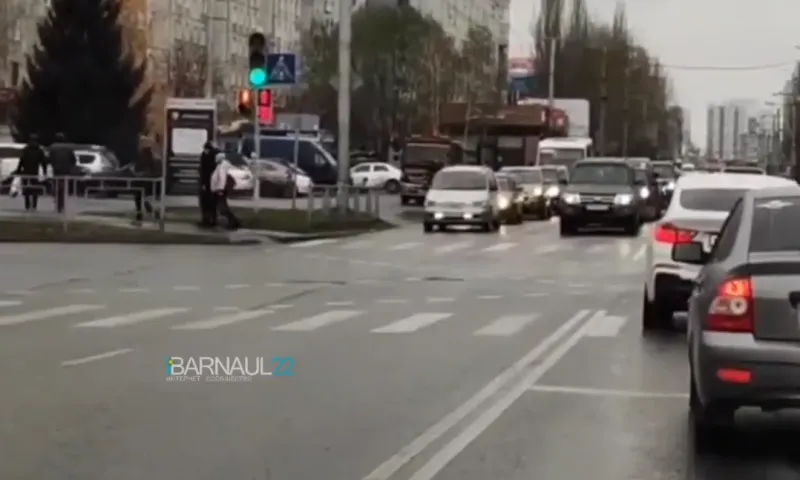Второй диагональный пешеходный переход появился в Барнауле